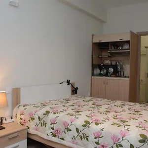 https://happy-haris-place.hotels-of-thessaloniki.com