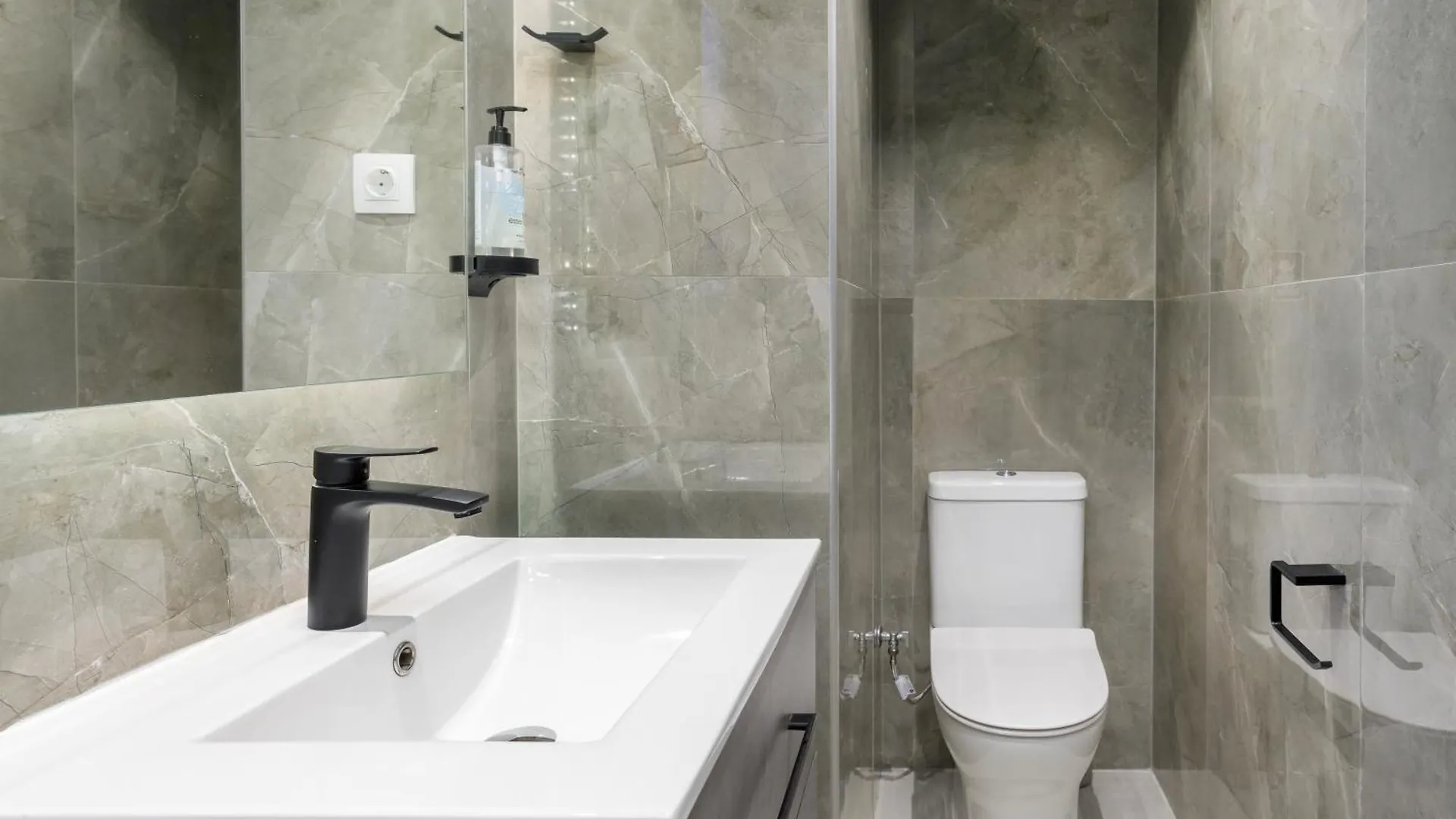 Aura F24 Apartments By Halu! - Vibrant Neighbourhood Salonicco 0*,  Grecia